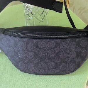 COACH CHARTER BELT BAG:NWT CHARCOAL SIGNATURE LOGO